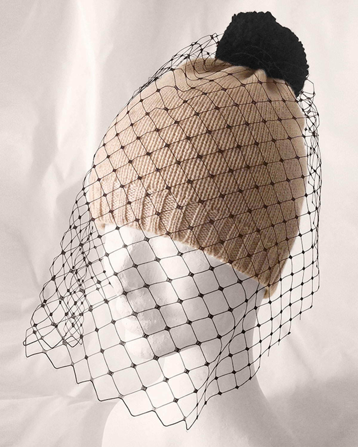 Baisesmamain - Cecilia Benetti Design - Cappello Voila Beige